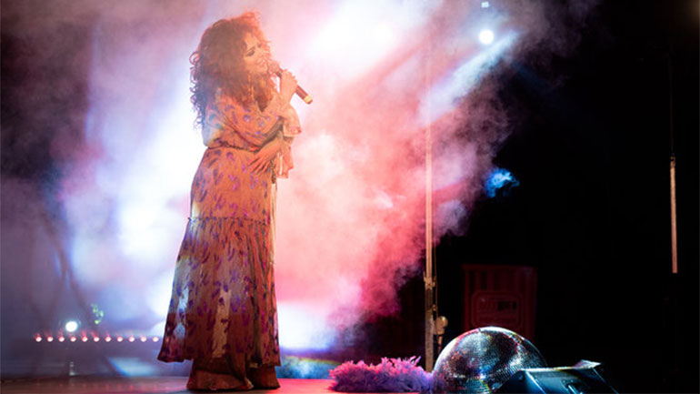 Η Σοφία Κουρτίδου είναι «Εξών Φρεξών»: Ένα φανταστικό one woman show στο Lunar Space