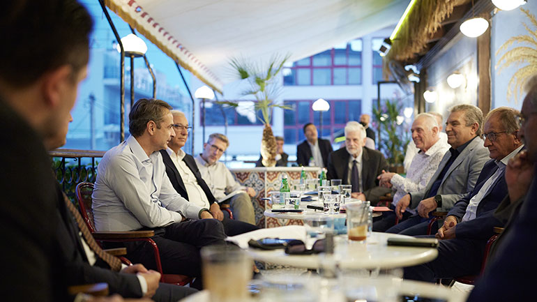 Συνάντηση Μητσοτάκη με τους δημάρχους της Δυτικής Αθήνας