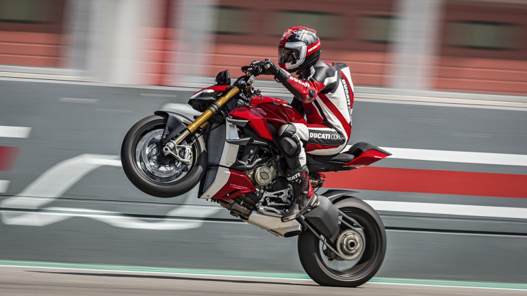Ετοιμάζει μικρότερο Streetfighter η Ducati;