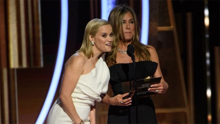 Η Ρις Γουίδερσπουν λέει ότι η Τζένιφερ Άνιστον έχει πολύ χιούμορ