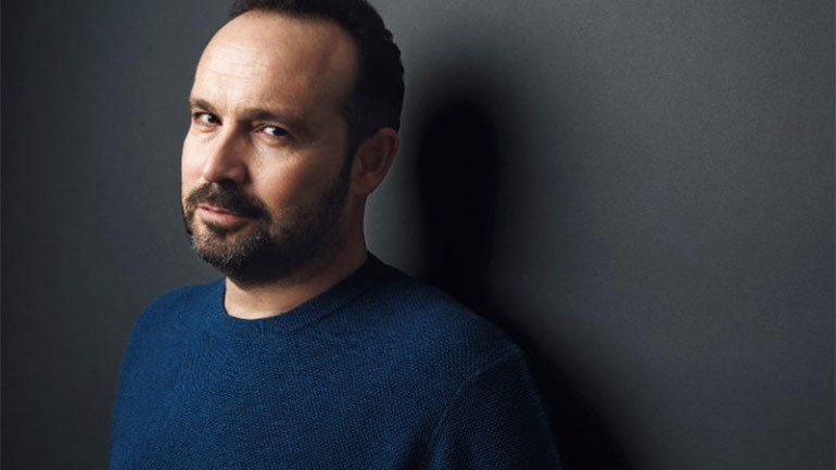 Ο Κώστας Μακεδόνας στο θέατρο Κολωνού