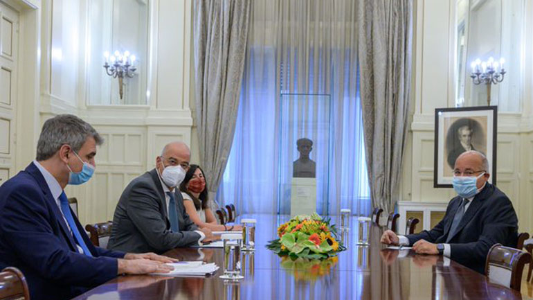 Συνάντηση Δένδια με τον πρέσβη της Αιγύπτου