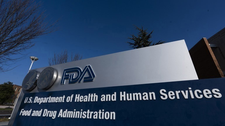 FDA: «Όχι» στη χορήγηση αναμνηστικών δόσεων του εμβολίου της Pfizer στο σύνολο του πληθυσμού