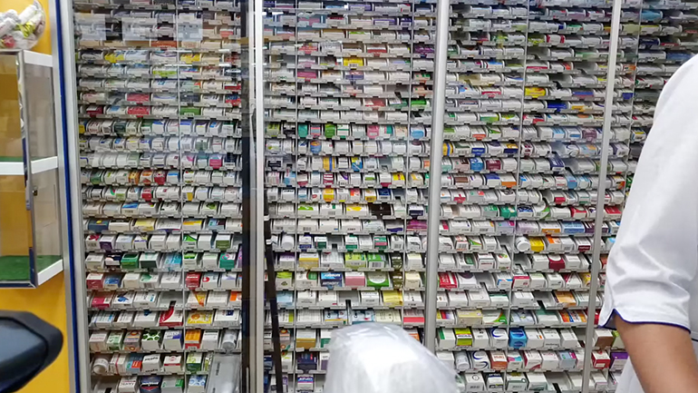 Ρομπότ βοηθός φαρμακοποιού