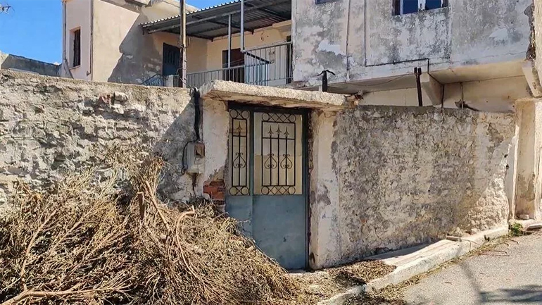 Κυπαρισσία: Παραδόθηκε ο πρώην σύντροφος της 42χρονης που βρέθηκε τσιμεντωμένη