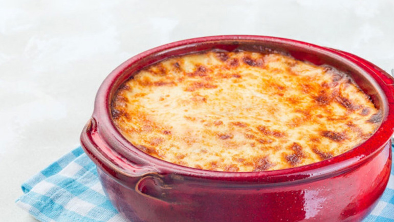 Μουσακάς στο πήλινο χωρίς μπεσαμέλ