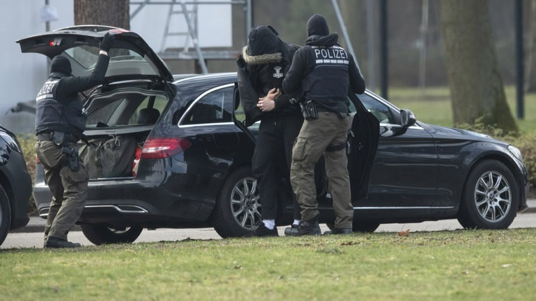 Γερμανία: Η στρατιωτική αντικατασκοπεία διενεργεί έρευνα για υποθέσεις εξτρεμισμού