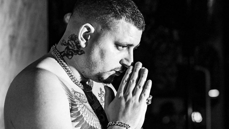 Βρέθηκαν ο σταυρός και το κινητό του Mad Clip Βρέθηκαν ο σταυρός και το κινητό του Mad Clip