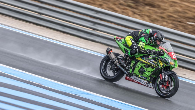 Τρομερή επιτυχία για τη Superstock ομάδα της Kawasaki η οποία ανέβηκε στο βάθρο. 