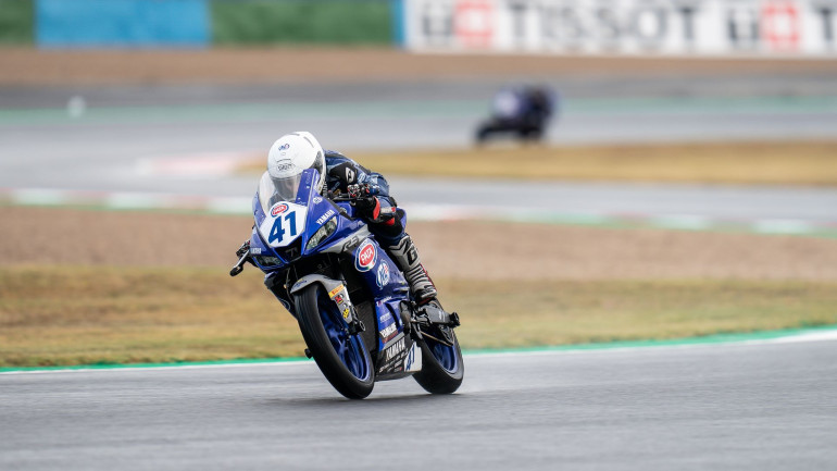 Έκλεισε τη χρονιά με βάθρο ο Περιστεράς στο Yamaha R3 bLU cRU FIM European Cup