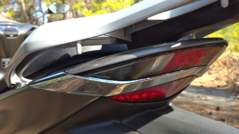 Τεχνολογία LED και στο πίσω φωτιστικό σώμα.