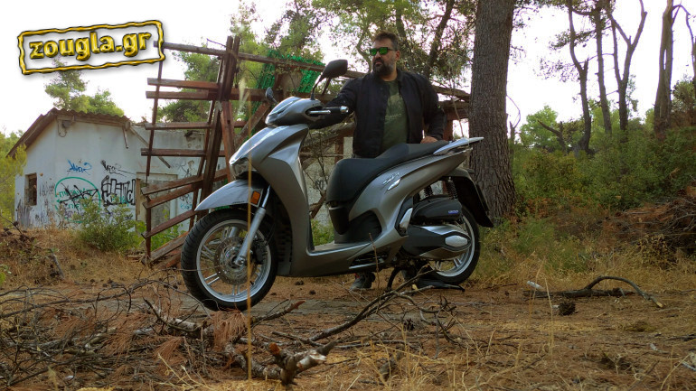 “Κύριε πρέσβη, μας κακομαθαίνετε” – Το Honda SH 350 είναι το Ferrero Rocher των scooter!
