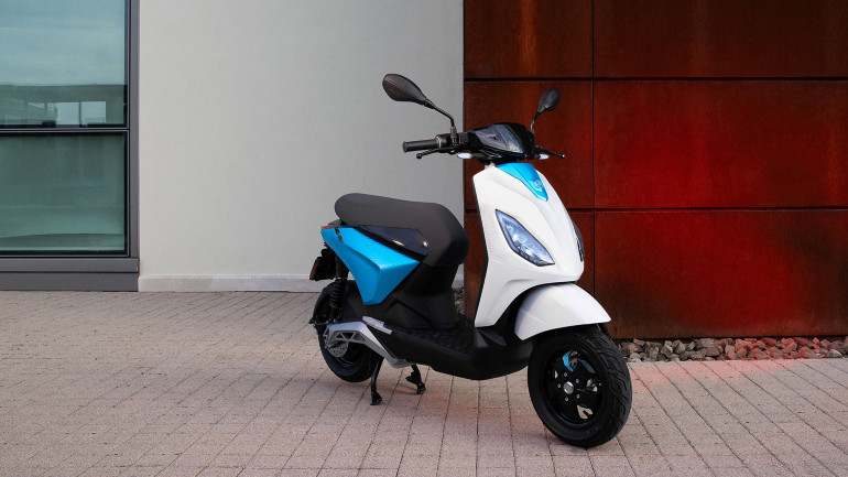 Το Piaggio 1 βγαίνει σε τρία βασικά χρώματα και τρεις διχρωμίες.