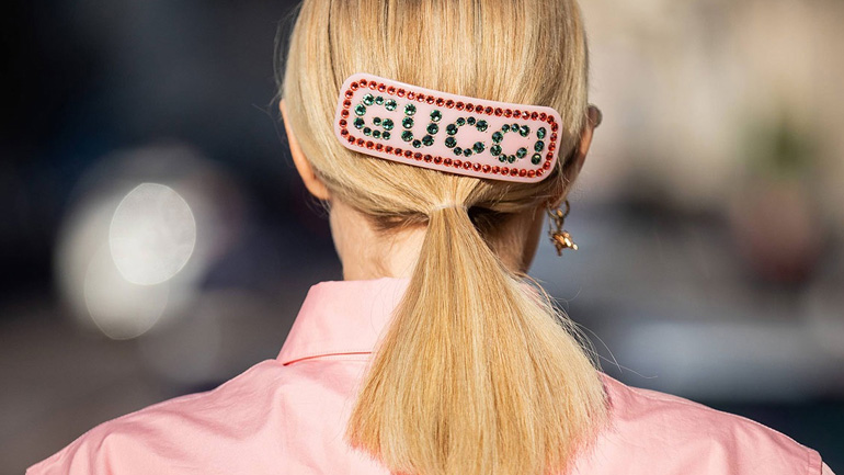 Τα αξεσουάρ μαλλιών που θα βλέπουμε παντού το φθινόπωρο του 2021