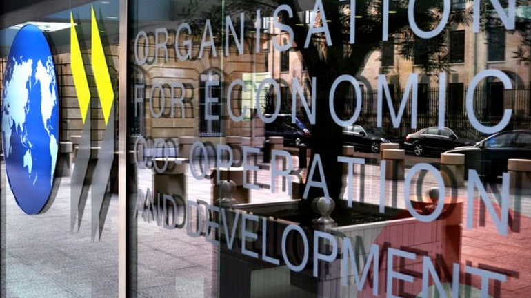 ΟΟΣΑ: Υποβάθμισε την πρόβλεψη για την παγκόσμια ανάπτυξη για το 2021