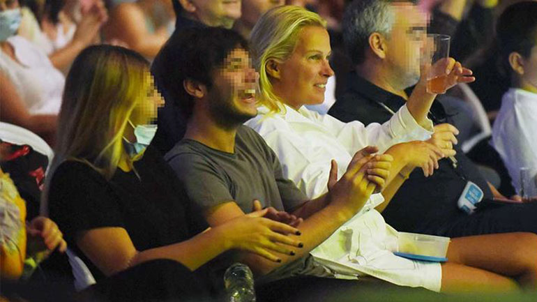 Γιώργος Θεοφάνους: Η σύζυγός του Βίλλυ και τα παιδιά τους διασκέδασαν στη συναυλία του