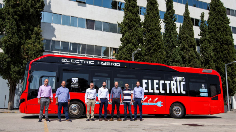 Το πρώτο υβριδικό λεωφορείο Volvo 7900 παραδόθηκε από την Σαρακακης Α.Ε.