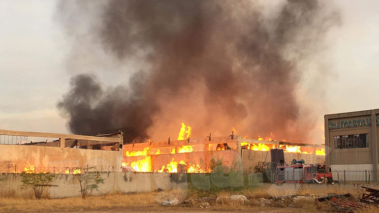 Πυρκαγιά σε εργοστάσιο ξυλείας στον Ασπρόπυργο