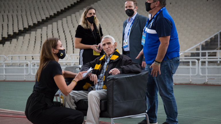 Συγκλονιστικός Σεραφείδης: Από το νοσοκομείο στο ΟΑΚΑ για να δει την αγαπημένη του ΑΕΚ