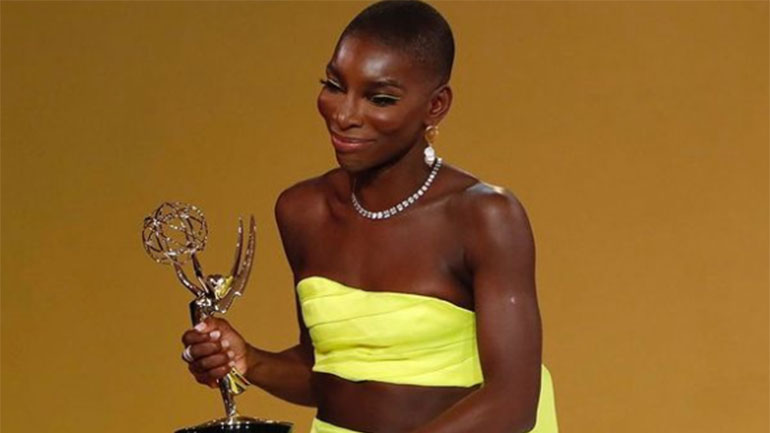 Η Μικαέλ Κόελ αφιέρωσε το Emmy που κέρδισε σε όσους επέζησαν από σεξουαλική επίθεση