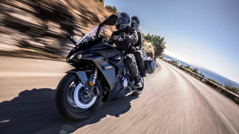 Επιδόσεις superbike σε ένα πολύ άνετο και σύγχρονο πακέτο. Θα ζηλέψουν πολλά adventure μοντέλα νομίζω!