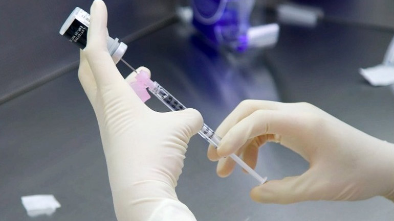 ΗΠΑ: Εγκρίθηκε η χορήγηση τρίτης δόσης εμβολίου στους άνω των 65 ετών