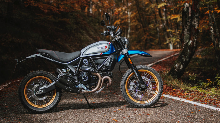Στην γκάμα της Ducati υπάρχει πάντως το Scrambler Desert Sled που έχει χωμάτινο DNA.