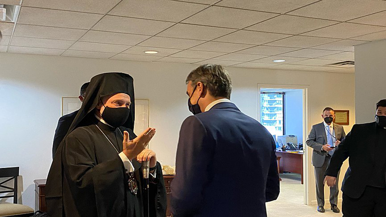 «Λήξαν το θέμα» μετά την συνάντηση Μητσοτάκη – Ελπιδοφόρου