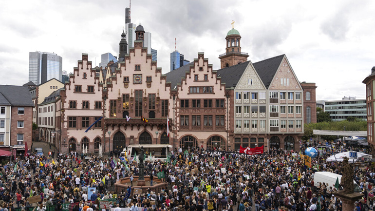 Γερμανία: Οι αυριανές εκλογές σε αριθμούς