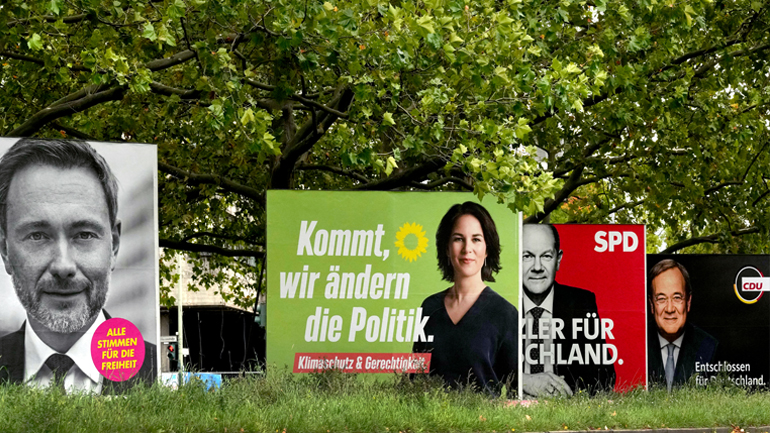 Άνοιξαν οι κάλπες στη Γερμανία