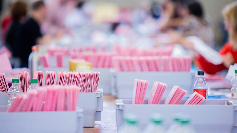 Γερμανία: Μεγαλύτερη από το 2017 η προσέλευση των ψηφοφόρων στις κάλπες Γερμανία: Μεγαλύτερη από το 2017 η προσέλευση των ψηφοφόρων στις κάλπες