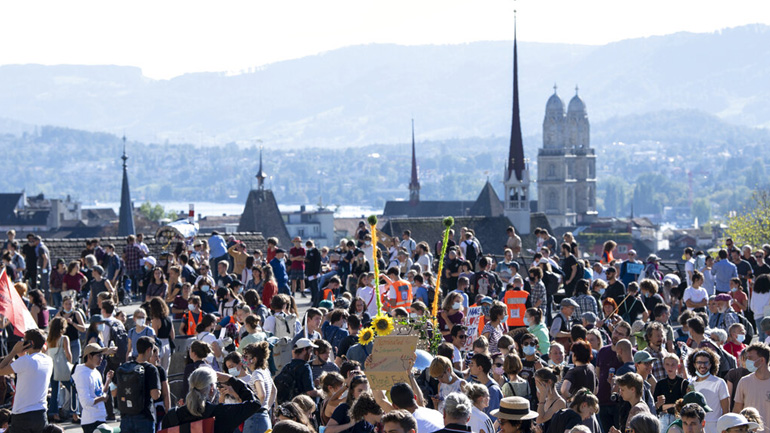 Ελβετία: Αποφασίζουν σήμερα για τον γάμο των ομοφυλόφιλων