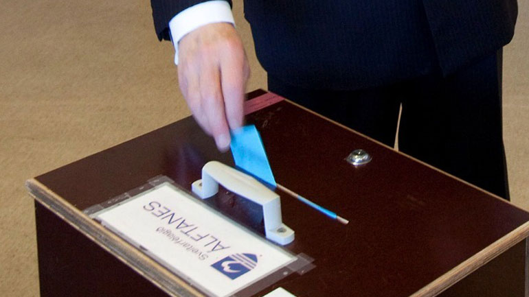 Βουλευτικές εκλογές στην Ισλανδία: Η κυβερνητική συμμαχία οδεύει να διατηρήσει την πλειοψηφία της