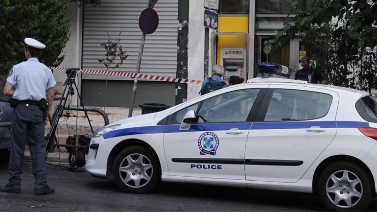 Συνελήφθη ο ληστής της τράπεζας στη Μητροπόλεως – Είχε πάνω του καλάσνικοφ και δυο πιστόλια