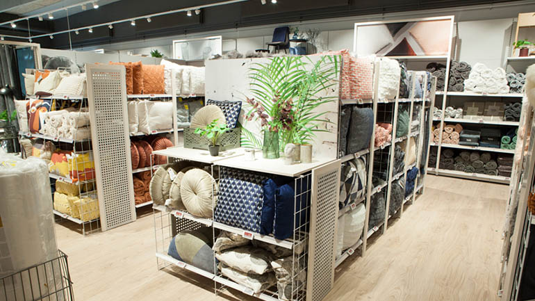 Επέτειος με ανακαίνιση για το πρώτο κατάστημα JYSK στην Ελλάδα Επέτειος με ανακαίνιση για το πρώτο κατάστημα JYSK στην Ελλάδα