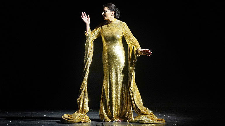 Θερμό χειροκρότημα για τη Μαρίνα Αμπράμοβιτς στην πρεμιέρα των «7 θανάτων της Μαρίας Κάλλας» στην Εθνική Λυρική Σκηνή