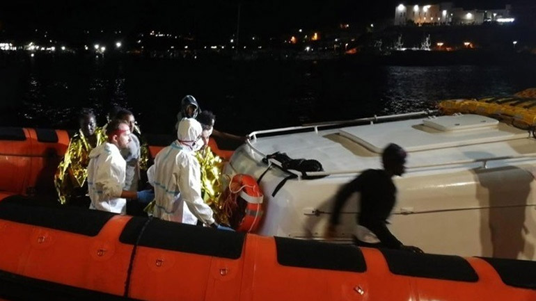 Ιταλία: Περισσότεροι από 500 μετανάστες έφτασαν στη Λαμπεντούζα