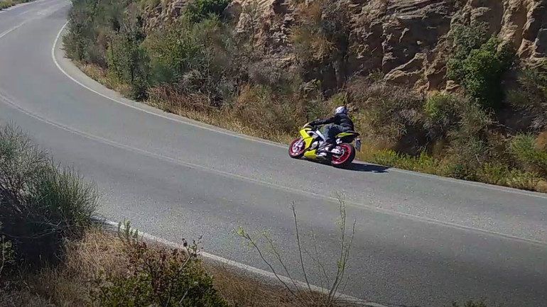 Το ρεζερβουάρ είναι έτσι σχεδιασμένο που προσφέρει πολύ καλή στήριξη στον αναβάτη.