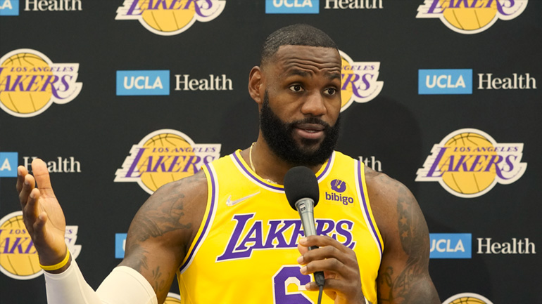 Ο Λεμπρόν Τζέιμς για τον εμβολιασμό των παικτών του ΝΒΑ: «Δεν είναι δουλειά μου να πω στους άλλους τι να κάνουν»