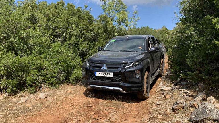 Τέσσερις ημέρες στις σκληροτράχηλες ειδικές διαδρομές του ΕKO Ράλι Ακρόπολις με το 6ης γενιάς Mitsubishi L 200 