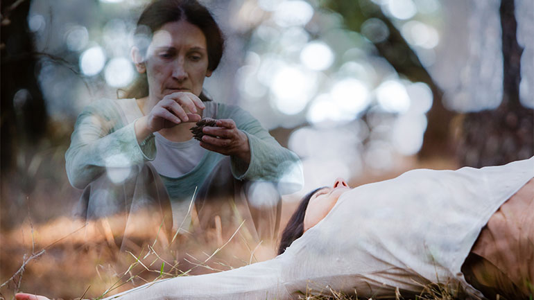 «Θραύσματα ενώνονται τρυφερά»: Mια site specific περφόρμανς στον λόφο του Λυκαβηττού