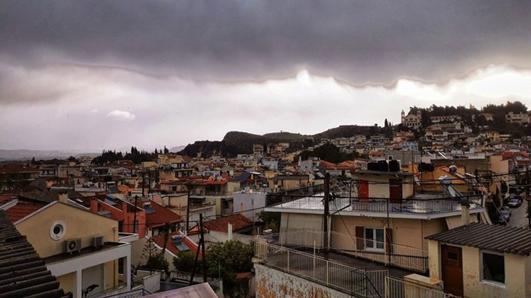 Τοπικές βροχές και σποραδικές καταιγίδες την Πέμπτη με μικρή πτώση της θερμοκρασίας