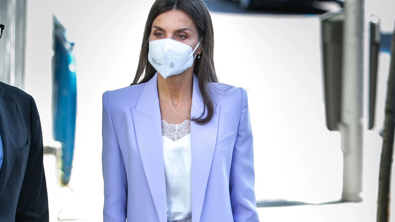 Η κομψή εμφάνιση της βασίλισσας Letizia με το ιδανικό office look για το φθινόπωρο