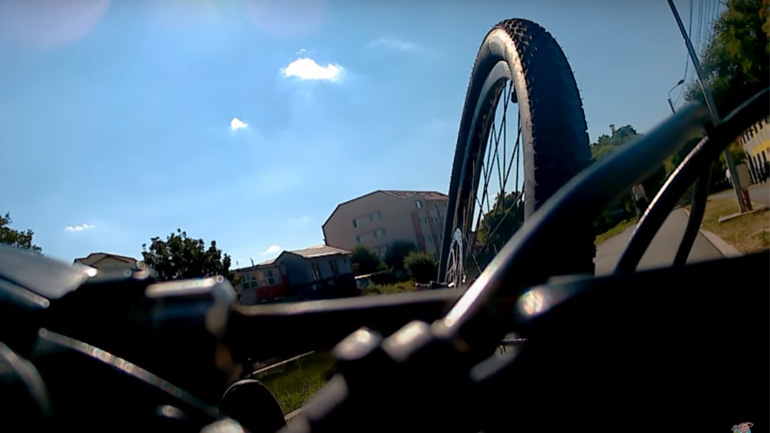 Ποδηλάτες συγκρούονται σε ποδηλατόδρομο