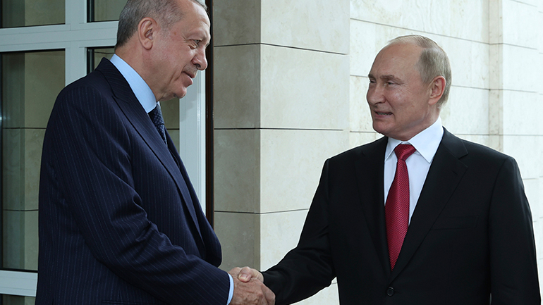 Η Τουρκία εξετάζει περαιτέρω κοινά βήματα με τη Ρωσία στην αμυντική βιομηχανία Η Τουρκία εξετάζει περαιτέρω κοινά βήματα με τη Ρωσία στην αμυντική βιομηχανία