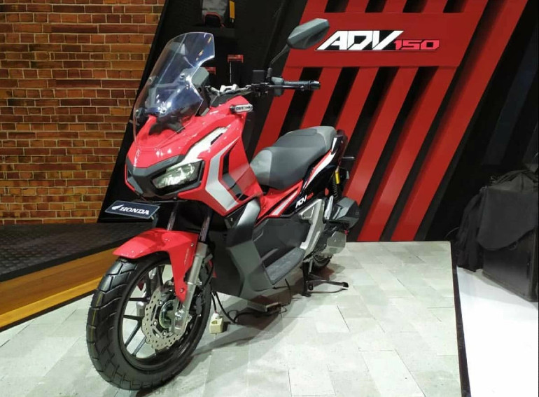 Αυτό είναι το X-ADV 150 που κυκλοφορεί ήδη στις αγορές της Ασίας.