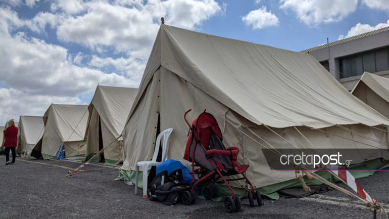 Σεισμόπληκτοι Κρήτη: Κρεβάτια στο κλειστό του μπάσκετ μόνο για… εμβολιασμένους