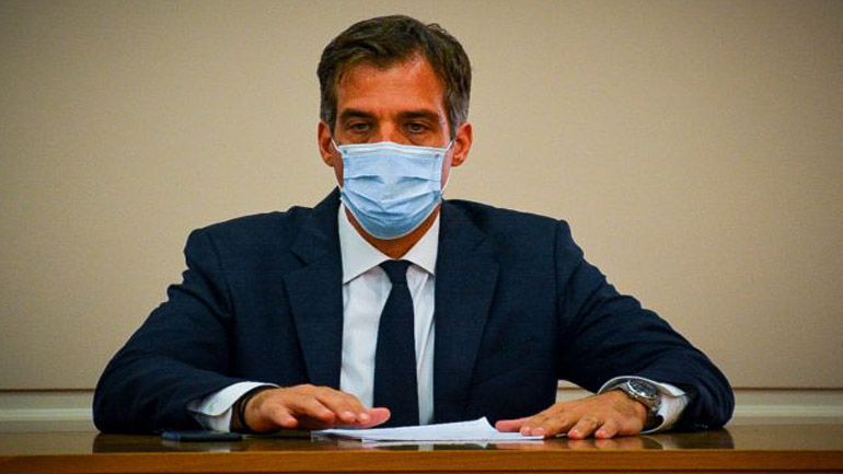 Αλλάζει η δομή της Επιτροπής Λοιμωξιολόγων – Προς παραίτηση ο Αρκουμανέας