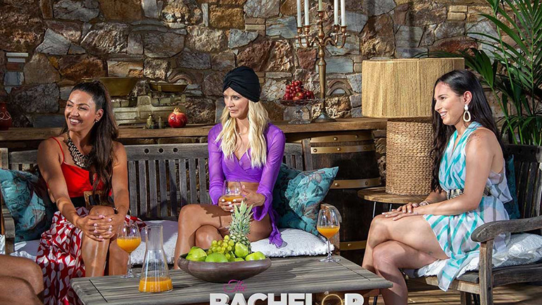 The Bachelor: Ο Αλέξης Παππάς γνωρίζει τα τρία νέα κορίτσια που μπήκαν για να τον διεκδικήσουν