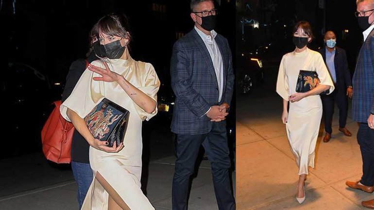 Dakota Johnson: Με σέξι Gucci φόρεμα στην προβολή της ταινίας «The Lost Daughter»